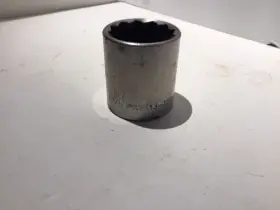13-158 ARMSTRONG Drive Point Socket