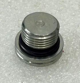 221578A1 Hex Socket Plug M18