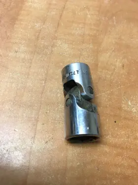 U3224 CORNWELL Drive Point Swivel Socket