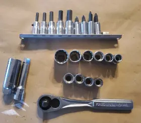 CMMT17700V CRAFTSMAN Hex Bit Socket Set Ratchet Screwdriver