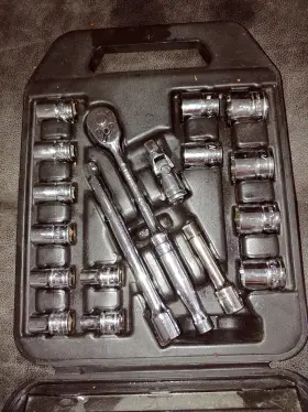 GM6005 CRESCENT Drive Socket Set