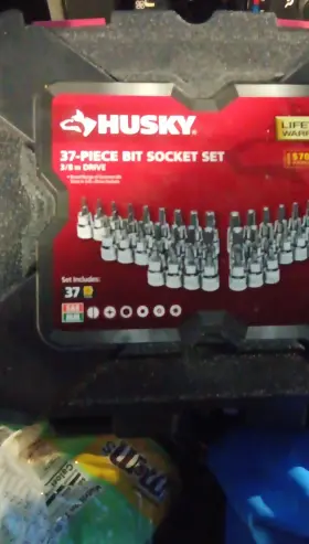 0Q24 HUSKY Bit Socket Set