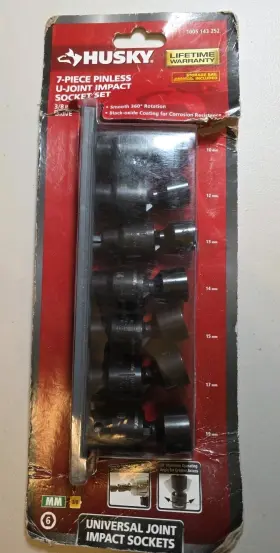1005-143-252 HUSKY Pinless Joint Impact Socket Set