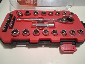 122356789 HUSKY Drive Ratchet Socket Set