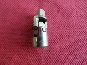 CM-60 HUSKY Swivel Socket Extension Drive