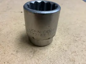 TY3187 JOHN DEERE Shallow Socket Drive Point John-deere