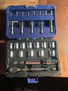338527 KOBALT Socket Set