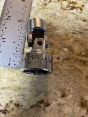XU619MM MAC TOOLS Drive Shallow Swivel Socket #3