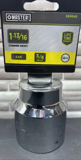 369645 MASTER MECHANIC Drive Point Socket Flaw