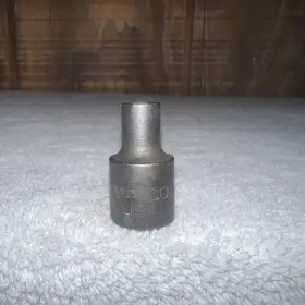 B8XR MATCO TOOLS Drive Inverted Torx Impact Socket E8