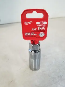 48-22-9553 MILWAUKEE Drive Spark Plug Socket
