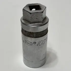 P&c P3126-hp P&c 100 Series 13/16 Inch Spark Plug Socket 6 Point 3/8 Drive Vtg Usa P&c P3126-hp P&c 100 Series 13/16 Inch Spark Plug Socket 6 Point 3/8 Drive Vtg Usa