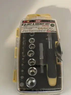 20156 PERFORMANCE TOOL Ratcheting Bit Socket Set View