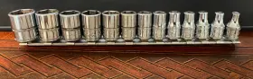 Snap-on 113tmmy Snap-on Tools 13 Pc. 1/4 Inch Dr. Metric 6 Pt. Shallow Socket Set 4-15mm