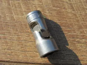 FS18A SNAP-ON Point Drive Swivel Socket