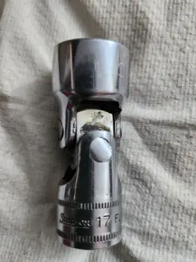 Snap-on Fum15 3/8 Inch Drive 12 Point Metric 17mm Flank Shallow Universal Socket