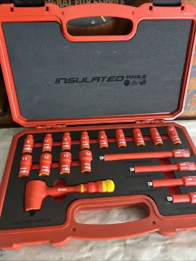 66100 TITAN Insulated Socket