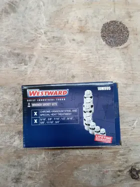 10M995 WESTWARD Socket Combination Wrench Set