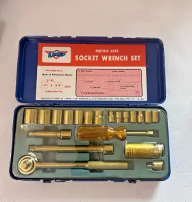 NO.028992-2 WINDSOR-LLOYD Socket Set Drive